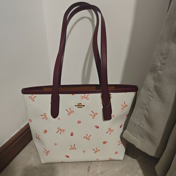 Coach Bow Tie Tote Bag - Picture 7 of 7